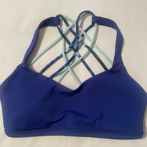 Lululemon sports bra